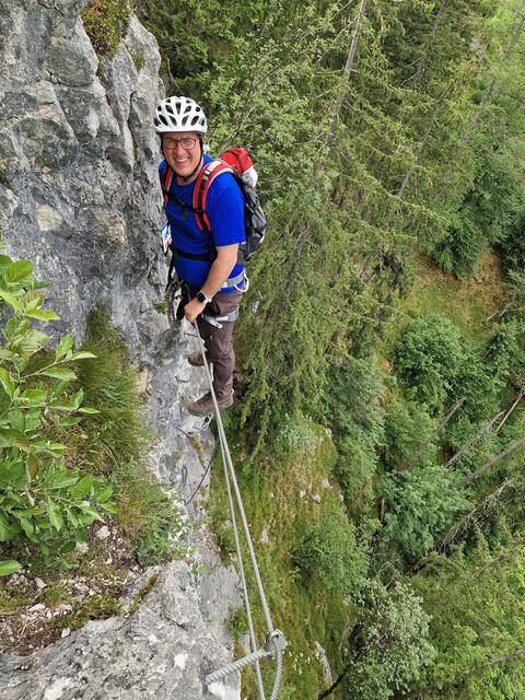 Die Anstrengung ins Gesicht geschrieben, schaffte der Welser Bürgermeister Andreas Rabl den Aufstieg auf den Dachstein. | Foto: Gerhard Kroiß