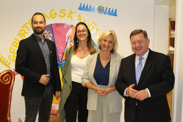 Der Stainzer Vizebürgermeister Christoph Oswald, Frau in der Wirtschaft-Bezirksvorsitzende Jennifer Kribernegg, FiW-Vorsitzende Gabriele Lechner und Landesrat Werner Amon (v.l.). | Foto: Löschnig