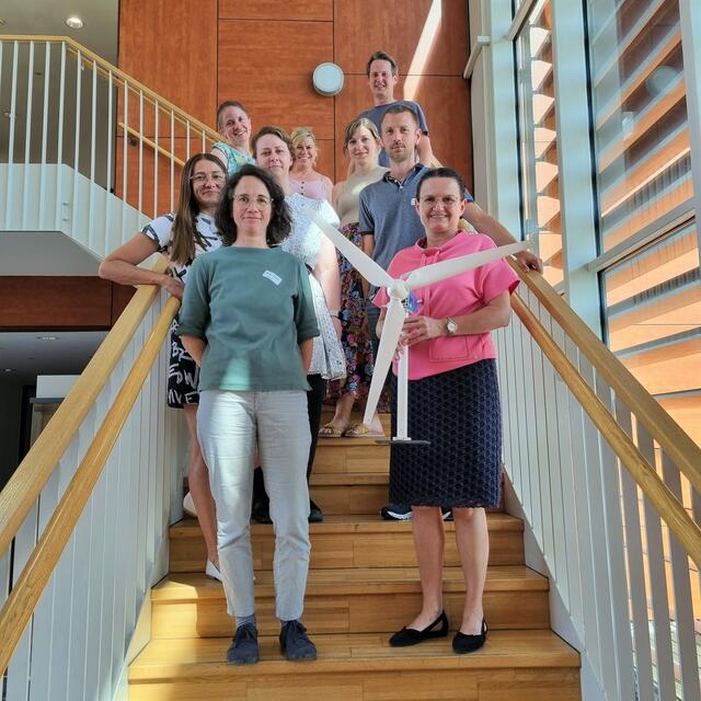 1. Reihe: Monika Enigl, Helga Seibezeder; 2. Reihe: Marijana Muskovic, Merle Anna-Lena Schuppe, Daniel Köstler; 3. Reihe: Elisabeth Irauschek, Christa Hagler, Elisabeth Eisserer; 4. Reihe: Stefan Aigenbauer | Foto: Stadtgemeinde Amstetten