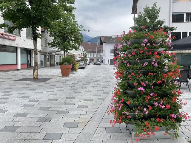 Bunt ist es im Reuttener Untermarkt geworden. | Foto: Reichel