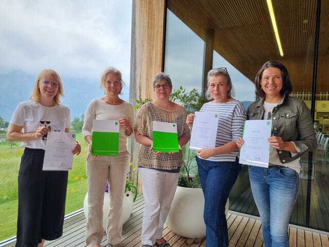 Fünf Pädagoginnen als Beispiel für Weiterbildung im Kindergesundheitsbereich. | Foto: ABZ Salzkammergut