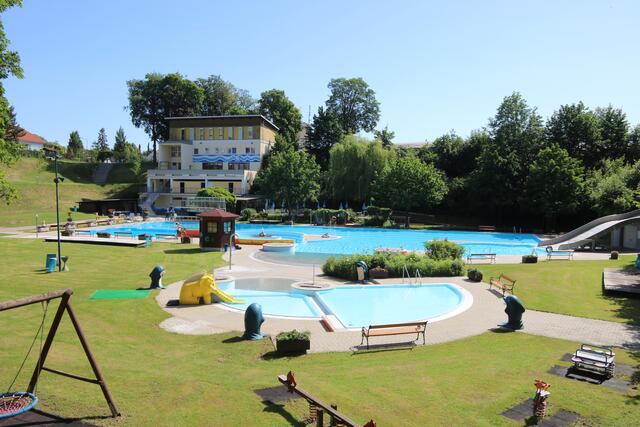 Kleiner Tipp: Am Samstag, 1. Juli, findet um 11 Uhr ein Luftmatratzenrennen im Freibad St. Valentin statt. | Foto: Stadtgemeinde Sankt Valentin