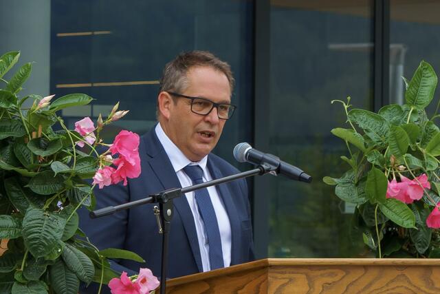 Der Volderer Bgm. Peter Schwemberger hielt eine bewegende Rede. | Foto: Walter Morri/Mario Junker