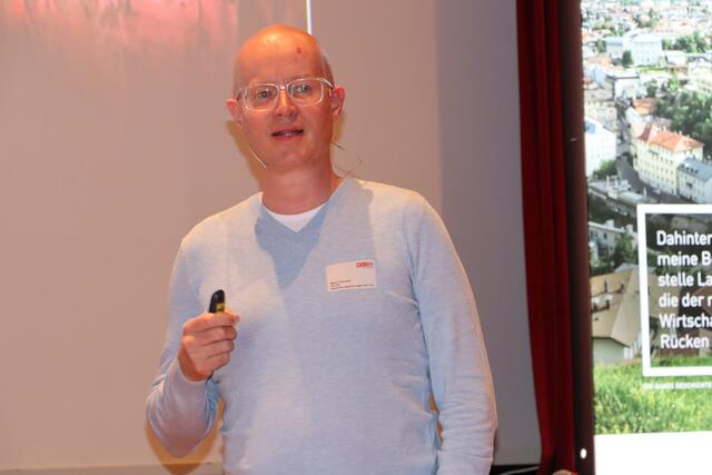Mario Eckmaier, Digitalisierungsbeauftragter der Wirtschaftskammer, spricht über den Fluch und Segen der Digitalisierung. | Foto: Elisabeth Neuner
