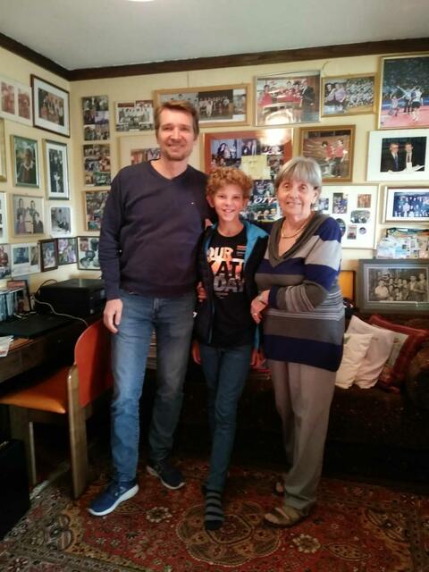 Werner Schlager mit Friederike Friedinger und Moritz, Enkelsohn der Friedingers. | Foto: Friedinger