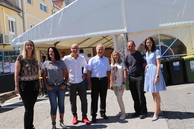 Max Oberhumer (Bildmitte) mit dem Organisationsteam des Sicherheitstages. | Foto: Edith Ertl