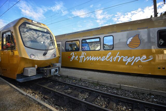 Die Mariazellerbahn ist täglich für die Fahrgäste unterwegs. Die neuen Infrastruktur-Fahrzeuge ermöglichen künftig noch effizientere und autarke Instandhaltungsarbeiten entlang der Strecke. | Foto: Niederösterreich Bahnen/Effenberg