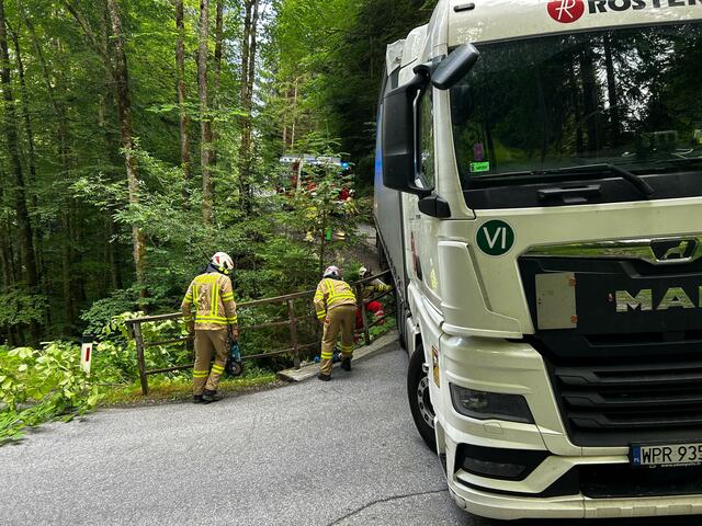 Im August letzten Jahres wurde schon einmal ein Lkw wegen des Navis zu der gleichen Stelle geführt. Auch dieser ist damals stecken geblieben. | Foto: ZOOM.Tirol