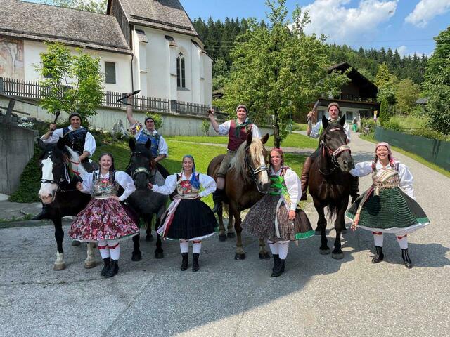 Das Kufenstechen war für Reiter und Pferd anstrengend. | Foto: Marktgemeinde Arnoldstein