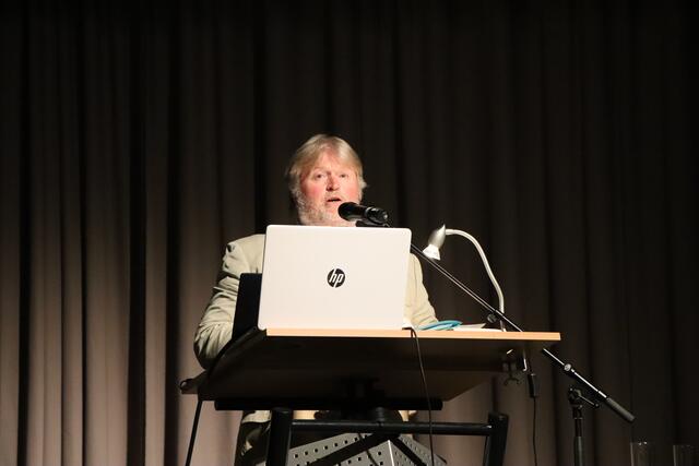 Martin Kofler von der Tourismusabteilung des Landes verkündete die Ergebnisse. | Foto: Othmar Kolp