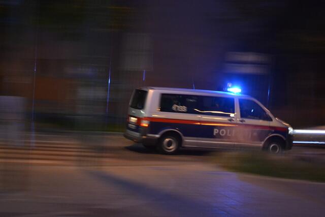 Der 30-jährige Fahrzeuglenker lieferte sich eine Verfolgungsjagd mit der Polizei. (Symbolfoto) | Foto: Weber/BB Archiv
