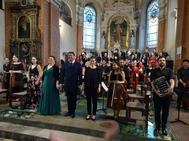 Maria Suntinger Mezzosopran
Franz Jochum Gesamtleitung
Thais-Bernarda Bauer Klavier
Matjaž Balažic Bandoneon | Foto: chorforum.gleisdorf