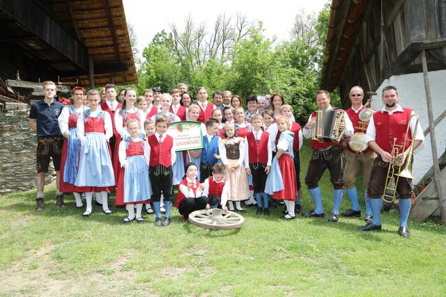 Bei der Kindervolkstanzgruppe Klagenfurt werden den jungen Mitgliedern volkskulturelle Werte vermittelt. | Foto: Kindervolkstanzgruppe Klagenfurt