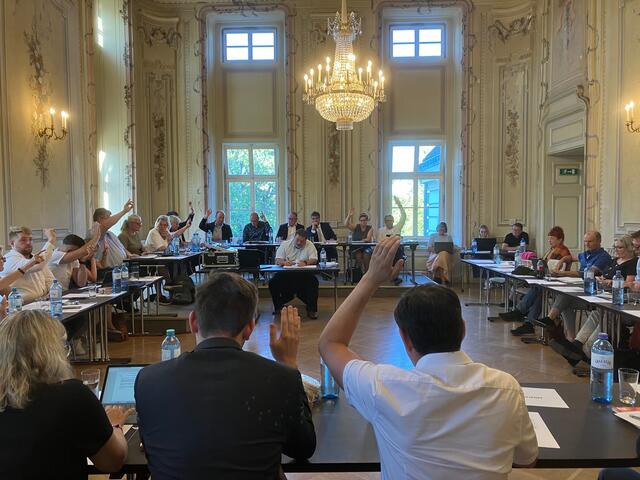 Die Widmungsänderung wurde nur mit den Stimmen der Liste Flammer beschlossen, die Grünen stimmten dagegen, die anderen Fraktionen enthielten sich | Foto: Stockmann