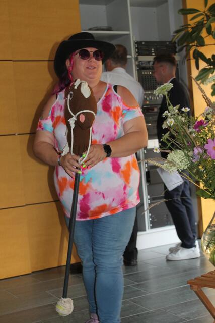 Karoline Kögler bei Vorführung.