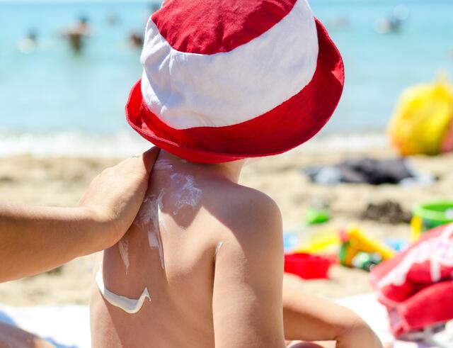 Im Sommerurlaub sollten besonders bei Kindern einige Dinge beachtet werden. | Foto: ampack/panthermedia