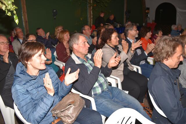  ‚Musik liegt in der Luft‘, Seefestspiele 2023 am Nepomuk Teich in Waldhausen mit den ARTworkers.  | Foto: Robert Zinterhof