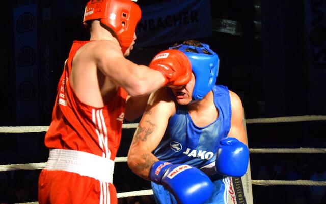 Harte Schäge bei den Amateuren, wie bei den Profis. | Foto: Schwaighofer