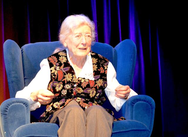 Julia Gschnitzer beim Gespräch in der Alten Gerberei im Jahr 2018. | Foto: Kogler