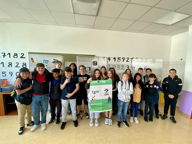 Die Begeisterung ist den Schüler:innen der MSI Lortzinggasse nach dem CoderDojo noch anzumerken. | Foto: digital.austria