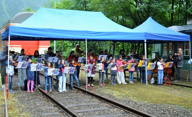 Themenfahrt "Sommerkonzert" der Erzbergbahn mit der Musikschule Leoben. | Foto: WAFO
