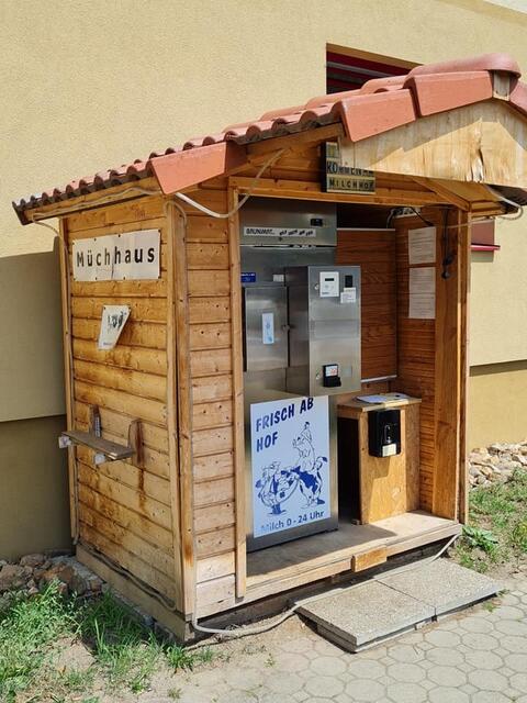 Milch ab Hof - Selbstbedienung... | Foto: Otto Krcal