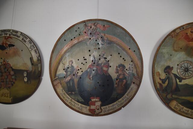 Mehr als 200 Exponate erzählen im Schützenscheibenmuseum aus dem Leben im historischen und modernen Scheibbs über fünf Jahrhunderte.