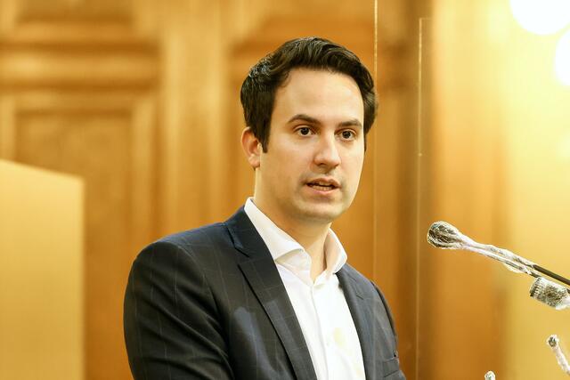 Valorisierungsgesetz aussetzen: Die Wiener ÖVP stellt sich hinter der Partei von Vizebürgemeister Christoph Wiederkehr (Neos) und wird einen Sonderlandtag einberufen – nach dem Sommer. | Foto: Michael Indra / SEPA.Media / picturedesk.com