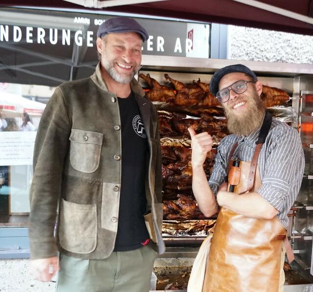 Künstler Alexander Steinwender und Bio-Bauer Johannes Weissenbacher. 