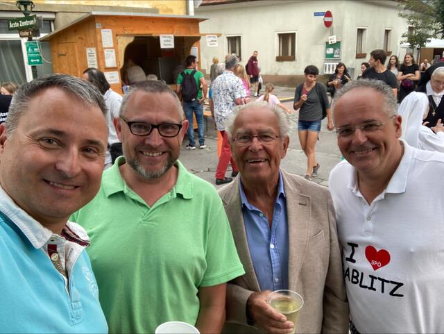 Gemeindearzt Dr. Bernhard Jonas, Alt-Bürgermeister Gerhard Jona mit Bgm. Michael Cech und GGR. Marcus Richter | Foto: Marktgemeinde Gablitz