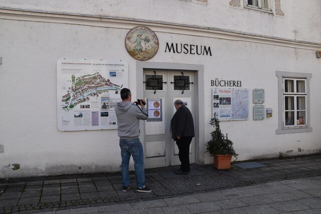 Kustos Franz Handl auf dem Weg ins Scheibbser Schützenscheibenmuseum, das mehr als 200 Exponate beherbergt.