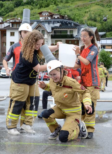 Geschicklichkeit und Teamwork waren auch bei den Lagerspielen gefragt. | Foto: Alexander Wechner