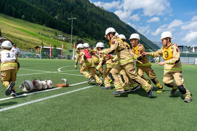 Alle Mädchen und Burschen sind beim Bewerb auf ihre Aufgaben fokussiert und geben Vollgas. | Foto: Lukas Lintner