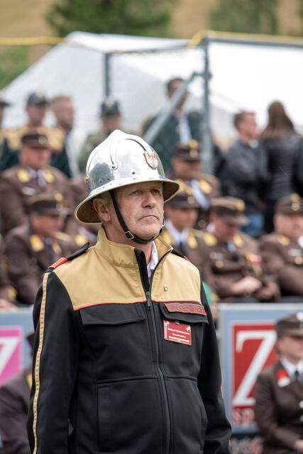 Für Bewerbsleiter Robert Unterlechner war der Leistungsbewerb in Ischgl der letzte, bei dem er die Formationen zur Schlussveranstaltung führte. | Foto: Anton Wegscheider