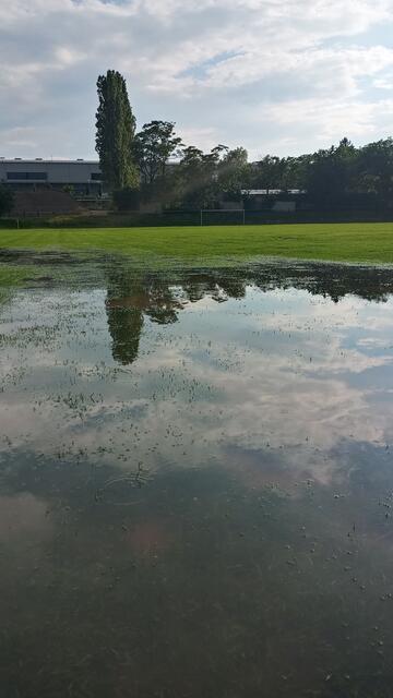 Der FC Mariahilf wünscht sich einen Kunstrasenplatz, um den häufig nicht nutzbaren Naturplatz zu kompensieren | Foto: FC Mariahilf