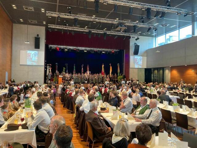 Im Ferry Porsche Congress Center verabschiedeten sich Weggefährten und Freunde von Christian Schreilechner. | Foto: Pfarrgemeinde Zell am See