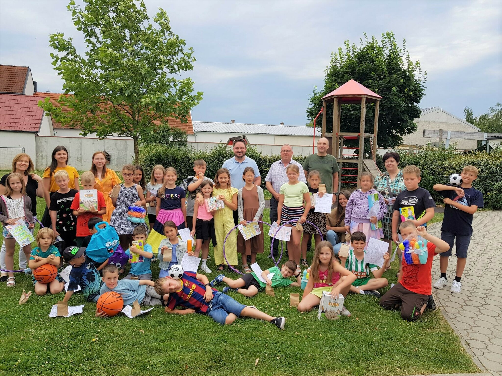Das Machen Schulkinder Im Sommer 94 Stempelpass fürs Gehen: Gesundes Dorf fördert Bewegung bei Schulkindern