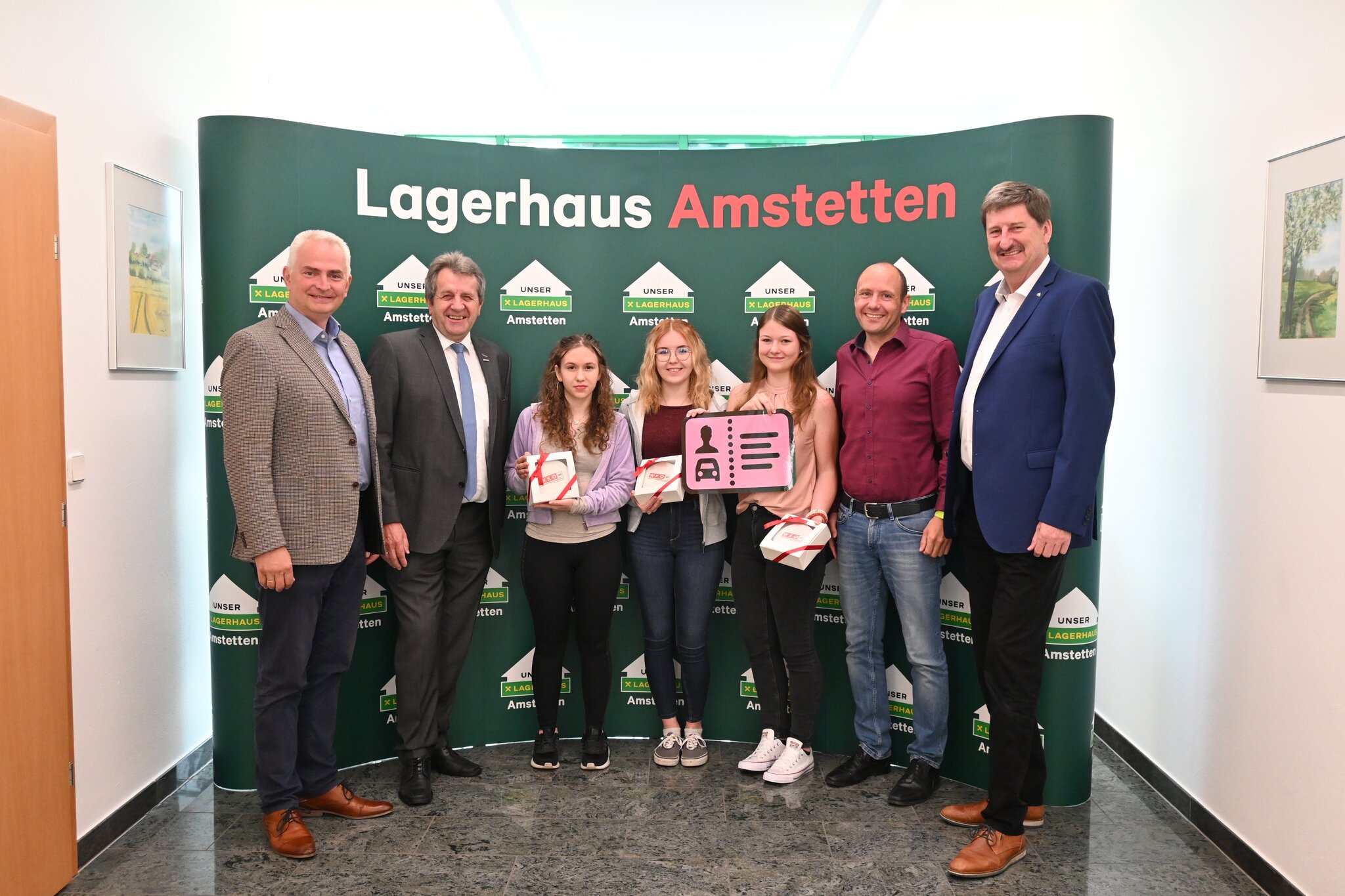 Hervorragend Lagerhaus Lehrlinge Brillieren Bei Der Abschlu pr fung hervorragend-lagerhaus-lehrlinge-brillieren-bei-der-abschlu-pr-fung