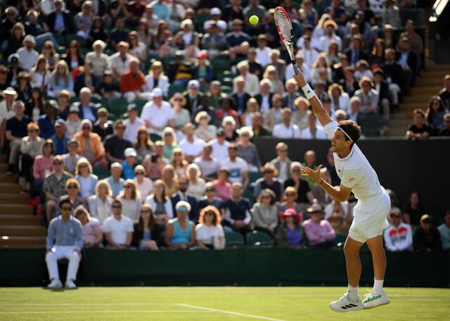 Sowas hat man lange nicht gesehen: Dominic Thiem präsentierte sich in London in Topform, musste sich aber dennoch geschlagen geben. | Foto: DANIEL LEAL / AFP / picturedesk.com