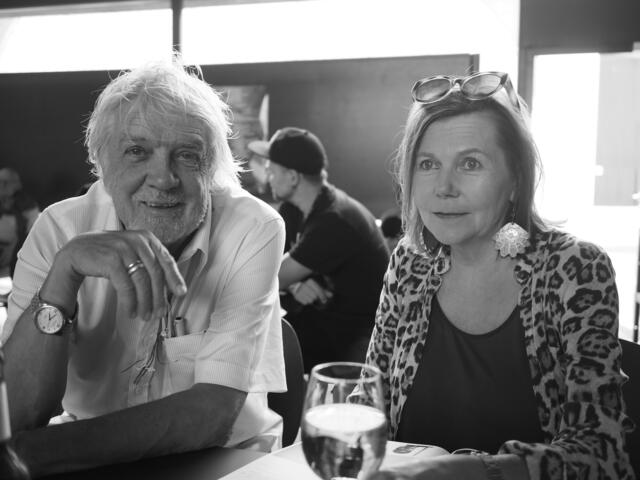 HELMUT GROSCHUP† und  Eva Rottensteiner bei BANDEROLENübergabe im KULTURBOGEN55 - 2022 | Foto: Herbert Waltl