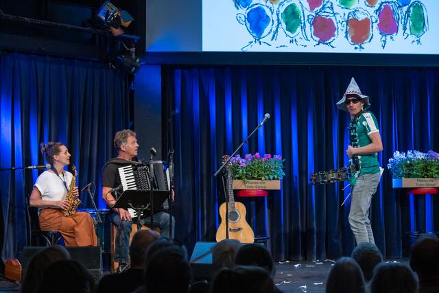 Verstärkung mit EINTROMMLER ALEX HAGER | Foto: Flo Stecher/Banderolenfest