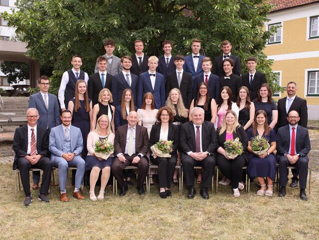 Bandat Samuel, Berschl Benedikt, Burkhardt Julia, Cech Marius, Daglinger Eva, Dornauer Jakob, Edtl Paula, Ehrschwendtner Marco, Feichtenschlager Sofia, Fuchs Sebastian, Greiner David, Grötzinger Kevin, Gurtner Elias, Mair Dorothea, Maislinger Fabian, Miron Eduard, Petrovic Lidija, Reichinger Christina, Renzl Jonas, Schlewitz Pia, Weber Mathias, Wurhofer Jennifer, Zimmer Réné | Foto: GMR Fotografen GmbH