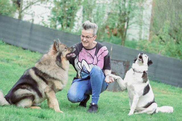 Doris Karnberger macht sich für den Tierschutz stark und lädt gemeinsam mit der DG Wachsenberg zum Benefizevent ein.  | Foto: Privat