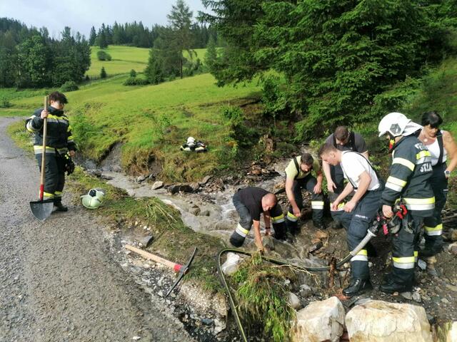 In St. Lambrecht werden Schäden behoben. | Foto: Feuerwehr