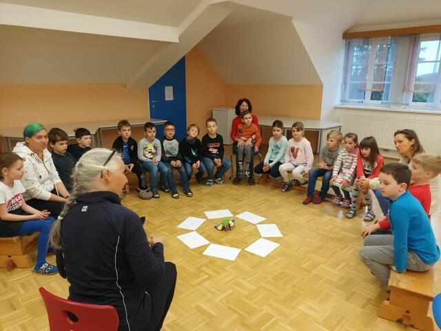 Die Schülerinnen und Schüler der Volksschule St. Johann ob Hohenburg beim Workshop Evo-Pädagogik | Foto: Verein Präventionsteam Schultüte