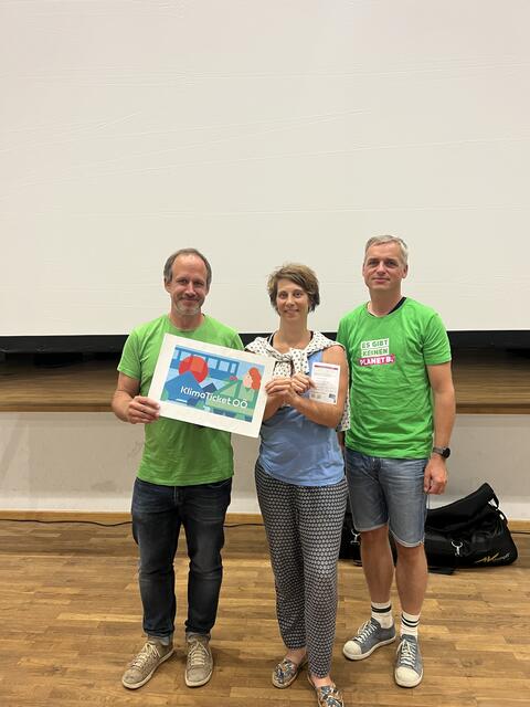 Rosalie Schneitler durfte sich über ein Klimaticket OÖ freuen.  | Foto: Die Grünen