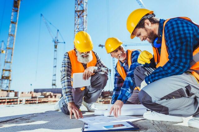 Die Wirtschaft entwickelt sich dynamisch, doch die heimischen Unternehmen stehen vor einer großen Herausforderung: dem Mangel an qualifizierten Arbeitskräften. Allein im Raum Linz sind 5.800 Stellen unbesetzt. | Foto: Panthermedia/ArturVerkhovetskiy