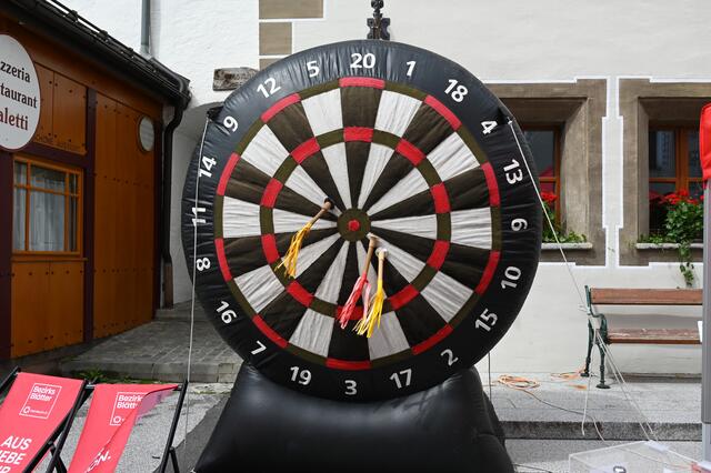 Die Große Dartscheibe, wo jede und jeder das Glück versuchen und eventuell sogar etwas gewinnen konnte. | Foto: Peter Bolha