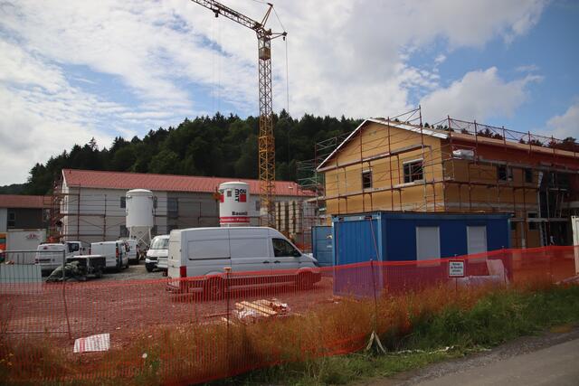 Hier entstehen derzeit 12 neue Wohneinheiten. | Foto: RegionalMedien