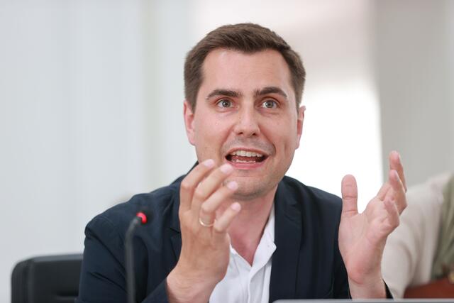 Der Grüne Abgeordnete Simon Heilig-Hofbauer  | Foto: Land Salzburg / Franz Neumayr